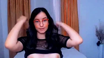 Tief fickt meine Muschi mit Toys solo