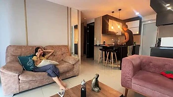 Mari cocu regarde en secret sa voisine latina baiser brutalement sa femme anal