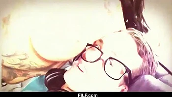 Agosto quente: Buceta, cachorro, cowgirl fodendo