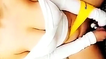 Blonde MILF fickt hart solo