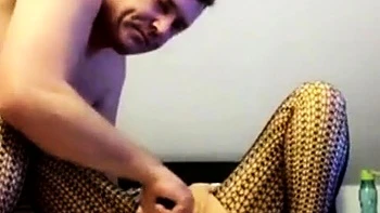 Reife deutsche Brünette mit orgastischem Fingern