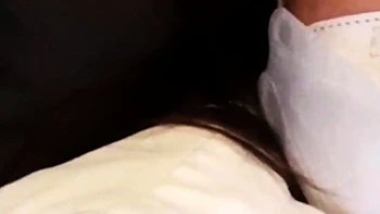 Юи жестко трахается игрушками в перископе