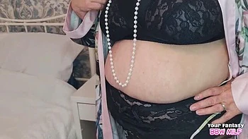 Homemade Cheating MILF with Big Natural Tits in Suspenders & Stockings