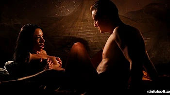 MILF pulpeuse Cara baise ses gros seins en levrette