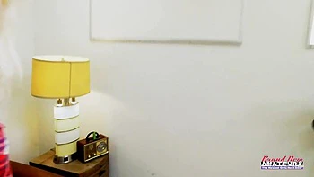 Heiße Annie und Annies große Titten Spielzeugspaß