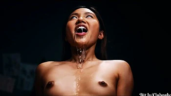 Lesbianas asiáticas lamiendo coño en Stripchat