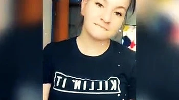 Miss Violetsky Amateur Babe solo vor der Webcam