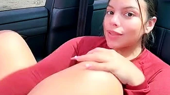 Gracie Bon se masturba com bunda e peitos gordos teen