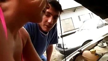 Loira chupando na rua e gozando cavalgando