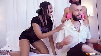 Noe Noe milf suce grosse bite en doggy et cowgirl