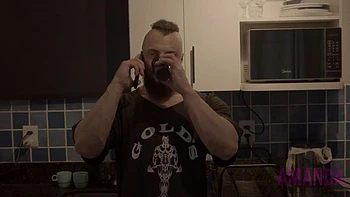 Ruiva chupando pau grande e fodendo cachorrinho e cowgirl