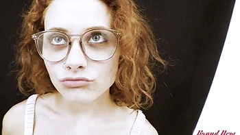 18-летняя рыжая подросток глотает после раком