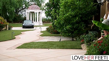 Адриа Рэй сосёт пальцы Винса - фетиш на ноги