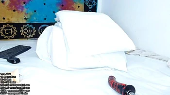 Latina follada con máquina en doggy