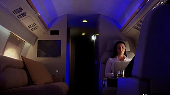 La morena Angela White folla la polla grande de su chico