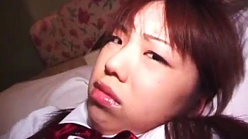 Asiatische Amateurin bläst und wird doggy gefickt