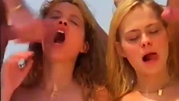 Plan à trois sur bateau : pipe, double pénétration, doggy, cowgirl