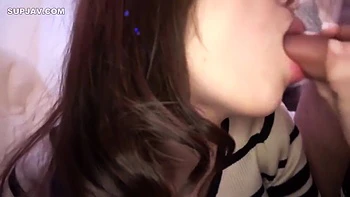 Японская милфа трахнута в жопу