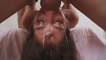 Amateur Babe macht tiefen Blowjob