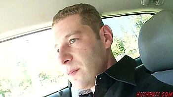 Jeune rousse Marie Mccray baisée au gros verge veineux en levrette