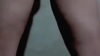 Virgem indiana de 21 anos masturbando sua buceta peluda pela primeira vez