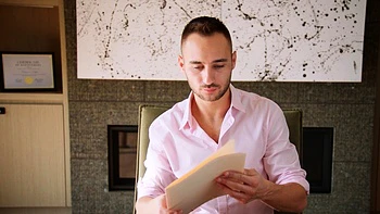 Valentina fickt Anal und leckt Arsch beim Hardcore-Blowjob