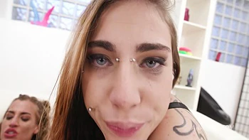 Silvia Dellai & Dalila Dark spritzen und doppelt anal 2 gegen 2