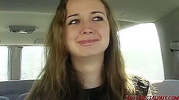 Немка подросток ебется втроем с черным членом