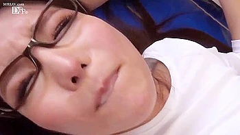 Nanami Mizusaki retorna com sexo de colegial asiática