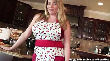 Maggie Greens Solo mit riesigen Titten und Toys