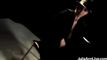 Julia Ann ficken im Cowgirl-Anzug mit großen Titten