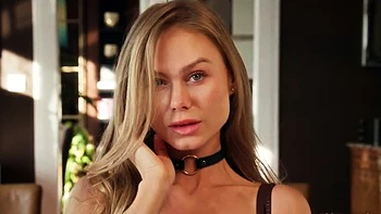 НэнсиЛав блондинка в чулках соло