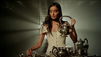 Мик Блю и Майтланд трахают сочную киску Эмили Уиллис втроём