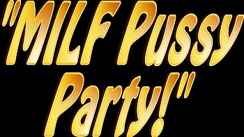 Charlee aux gros seins dévore une chatte lesbienne