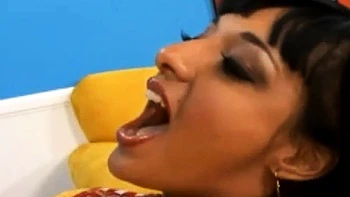 Луна Люкс жестко ебется с извращенной игрой ногами