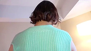 Babe japonaise fétiche baisée et creampie