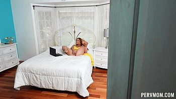 Skylar Snow veut une journée de douche pleine de sperme