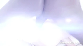 Jóvenes Zoe y Andi Rye prueban enormes pollas negras