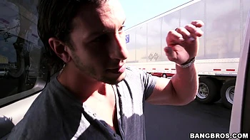 Blonde Carter Cruise fickt mit Gesichtsspritze