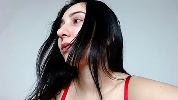 Bruninha solo com fetiche em pés