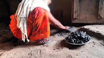 Indian Bhabhi tetona follada fuerte al aire libre - sexo duro de esposa desi