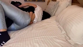 Scarlettandc Lesbians: Latina Girlfriend’s Tight Pussy Fingered & Licked