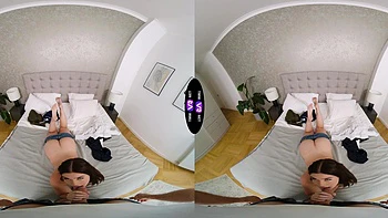 Calvo con gran polla folla a la impresionante morena húngara Brill Angel