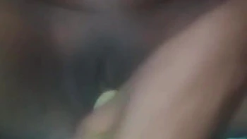 Verrückte indische Tittenlady spielt mit Toys