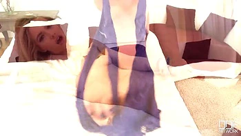 Блондинка из Британии в белье заводит страсть