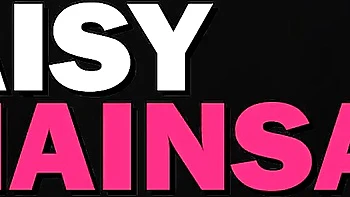 Sexy Trans-Escort masturbiert und wird anal gefickt