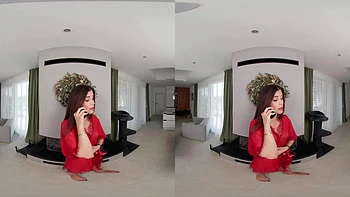 Little Caprice fouette la bonne colombienne en latex