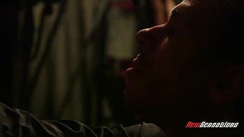 Abella Danger domine avec gros cul et jouets