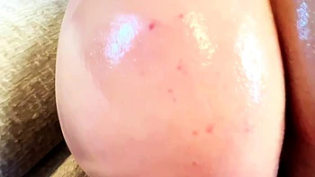 Застряла, чтобы получить внимание папика — дважды в жопу кончил