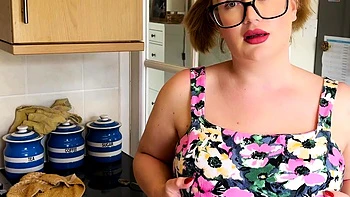 Coincée pour attirer papa, il m’a creampie deux fois